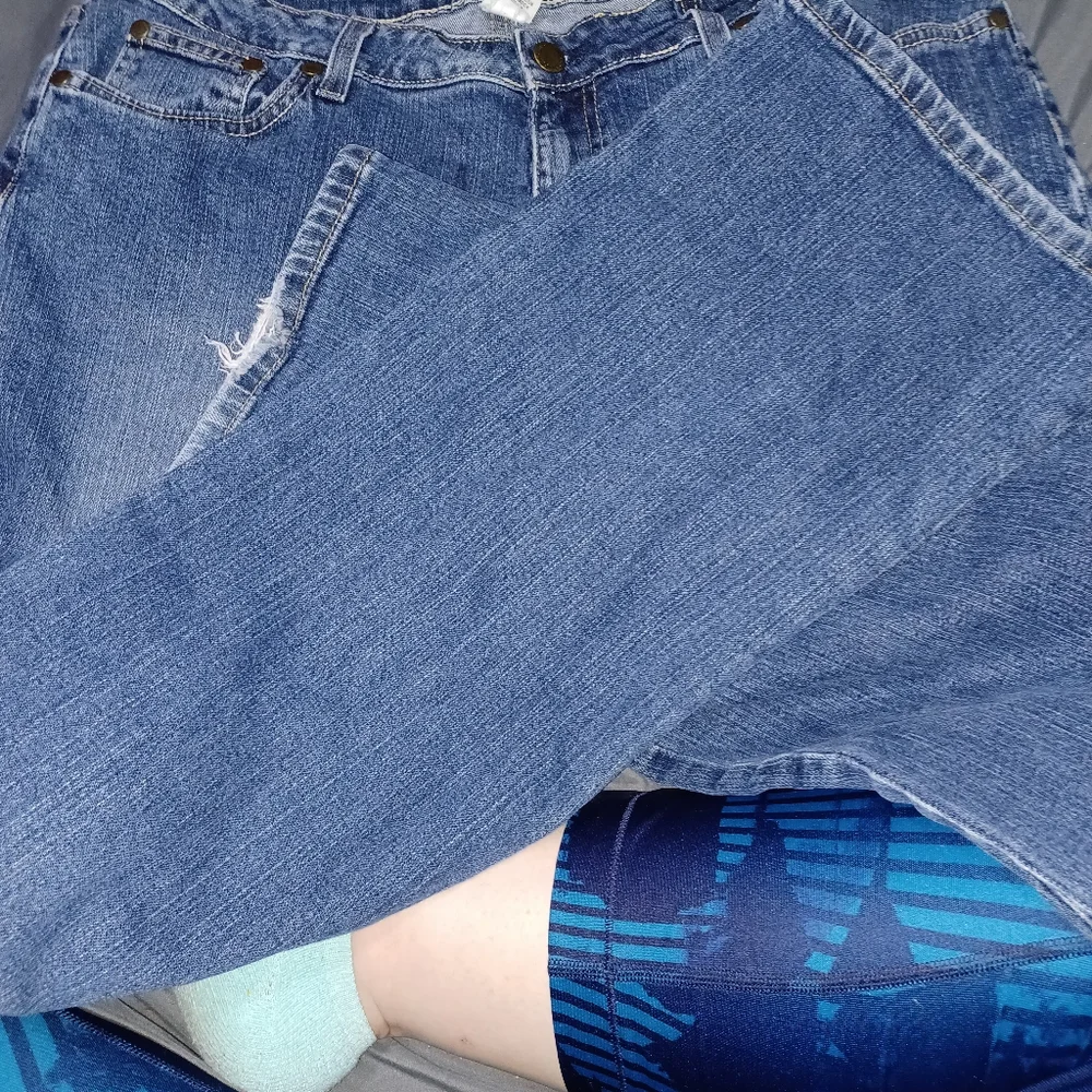 St John's bays jeans wore a couple times in. Good shape size 16 - Picture 2 of 4